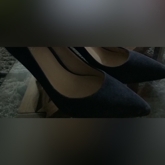 Navy Blue suede heels - Picture 1 of 7